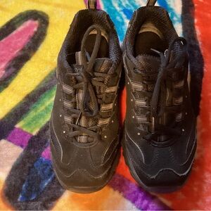 Women’s Black Skecher sneakers